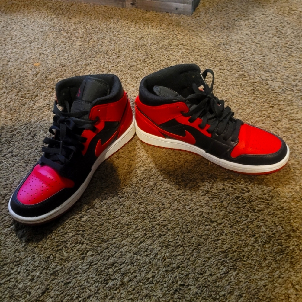 Jordan retro 1s